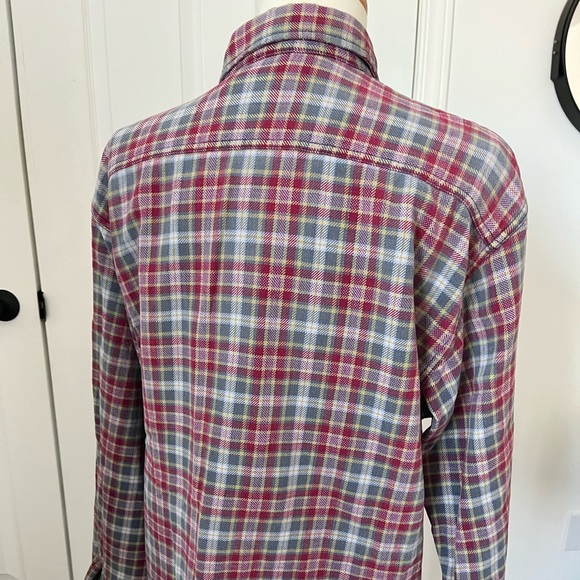 Shirt - Picture 3 of 4